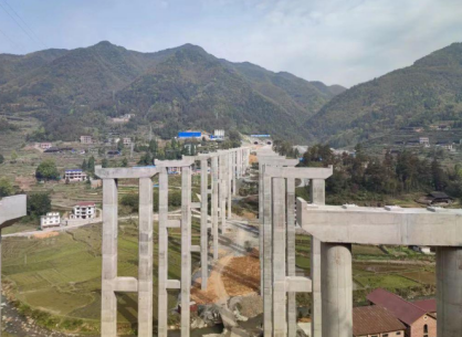 寧馬城際鐵路姑溪河大橋建設使用起重滑車