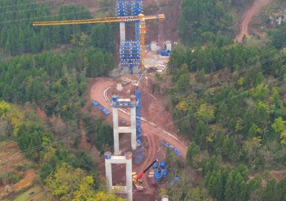 起重滑車在巫云開高速路基橋梁隧道建設(shè)中的應(yīng)用